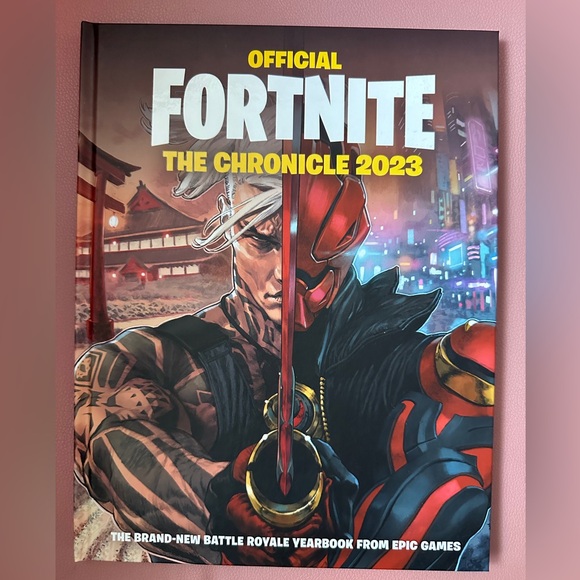 Official fortnite chronicles 2023 & ultimate guide to fortnite 2023 book bundle - Picture 3 of 4